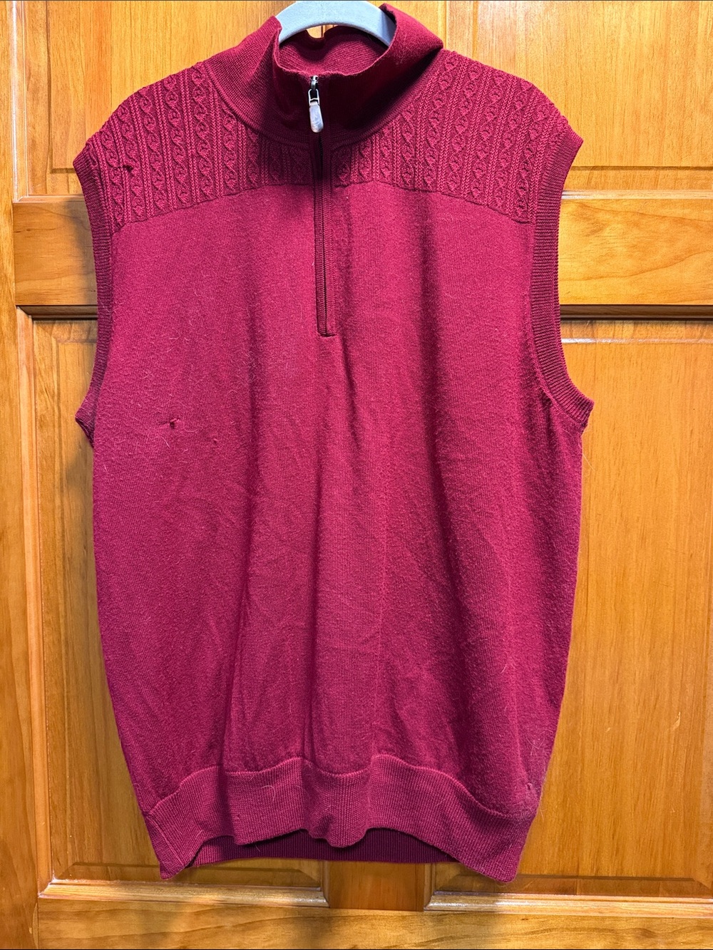Sleeveless Half-Zip Cable Yoke Sweater Vest - Burgundy